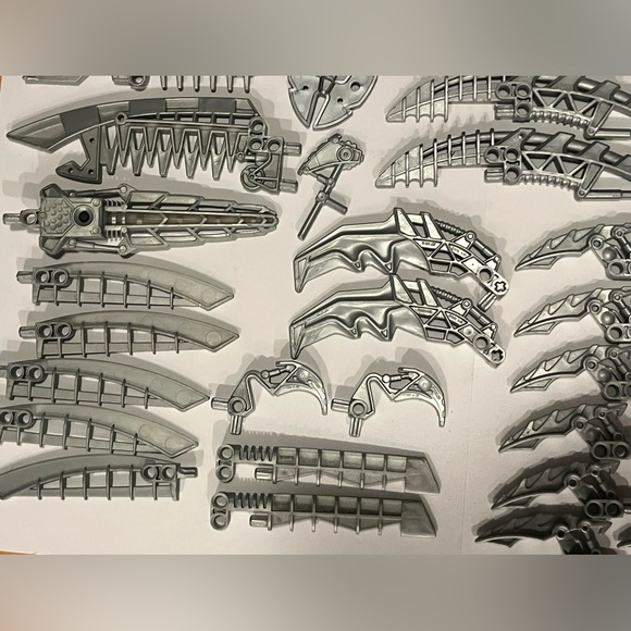 Huge Set Of LEGO Bionicle Weapons Set Of 43 Items Bundle Genuine Bionicle Parts - Picture 9 of 15